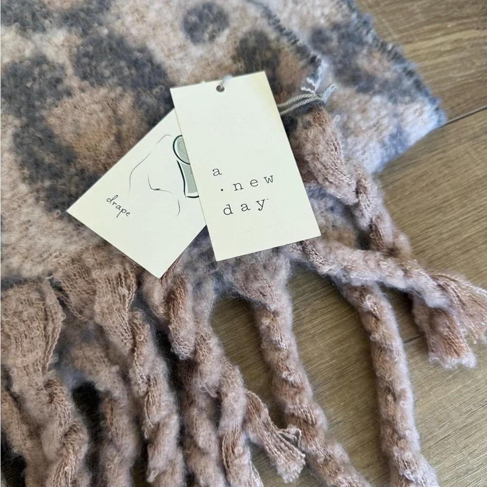 a new day Leopard Print Scarf - Brown and Gray - Picture 4 of 6